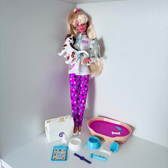 Vintage BARBIE Pet Doctor Barbie. 1995. (Was not played with.) WORKS - Picture 1 of 17